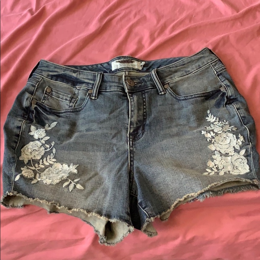 Torrid jean shorts size 12